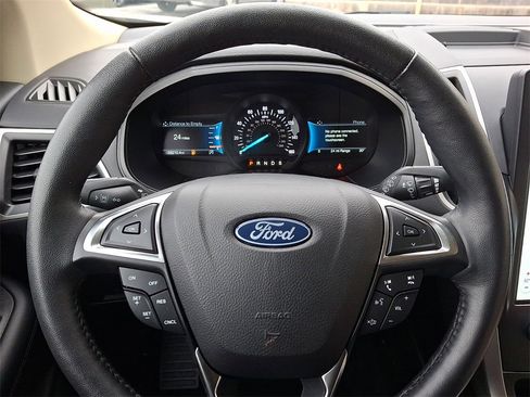 Used 2022 Ford Edge SEL w/ Convenience Package image 17
