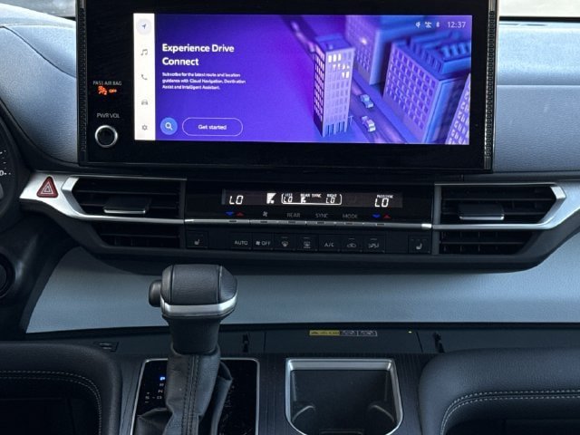 Certified 2025 Toyota Sienna XLE FWD image 17