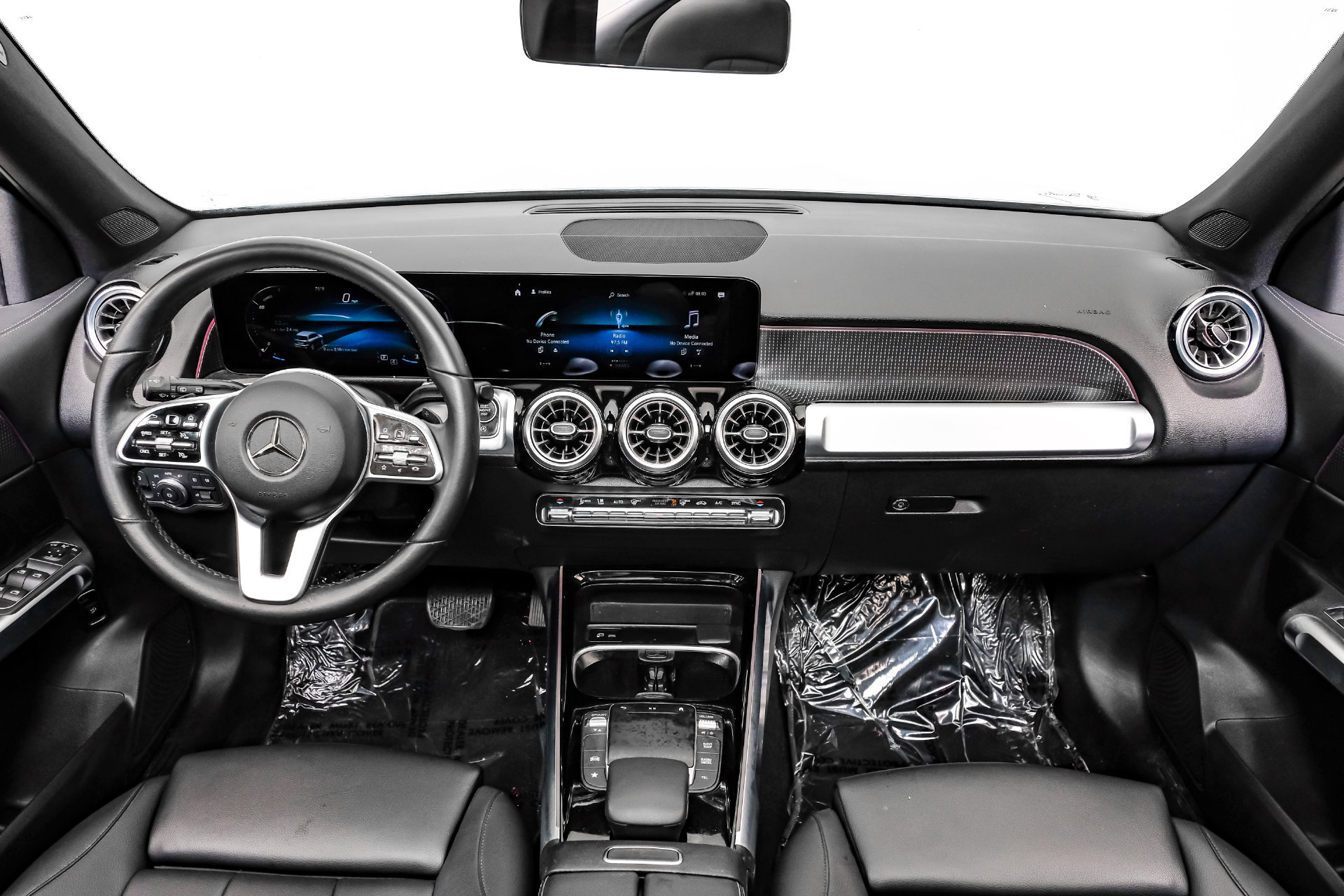 Used 2023 Mercedes-Benz GLB 250 w/ Premium Package image 18