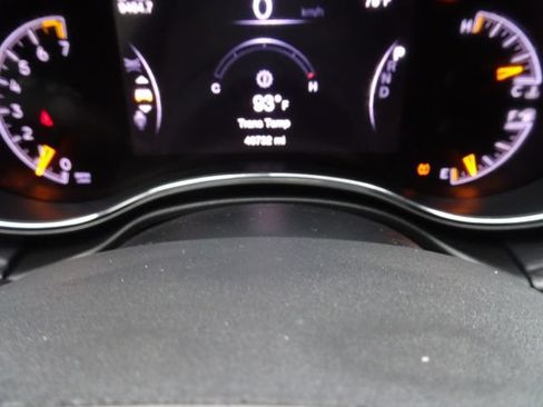 Used 2020 Jeep Grand Cherokee Altitude RWD image 12