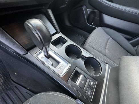 Used 2016 Subaru Outback 2.5i Premium image 12