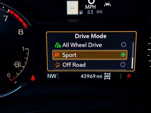 Used 2021 Cadillac XT5 Premium Luxury w/ LPO, Floor Liner Package FWD image 45