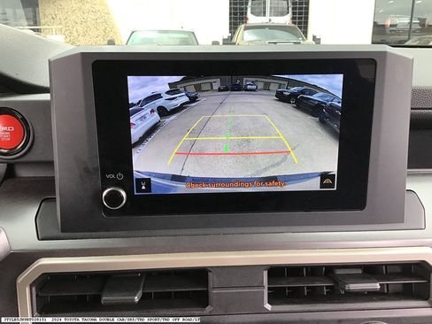 Used 2024 Toyota Tacoma TRD Sport image 9