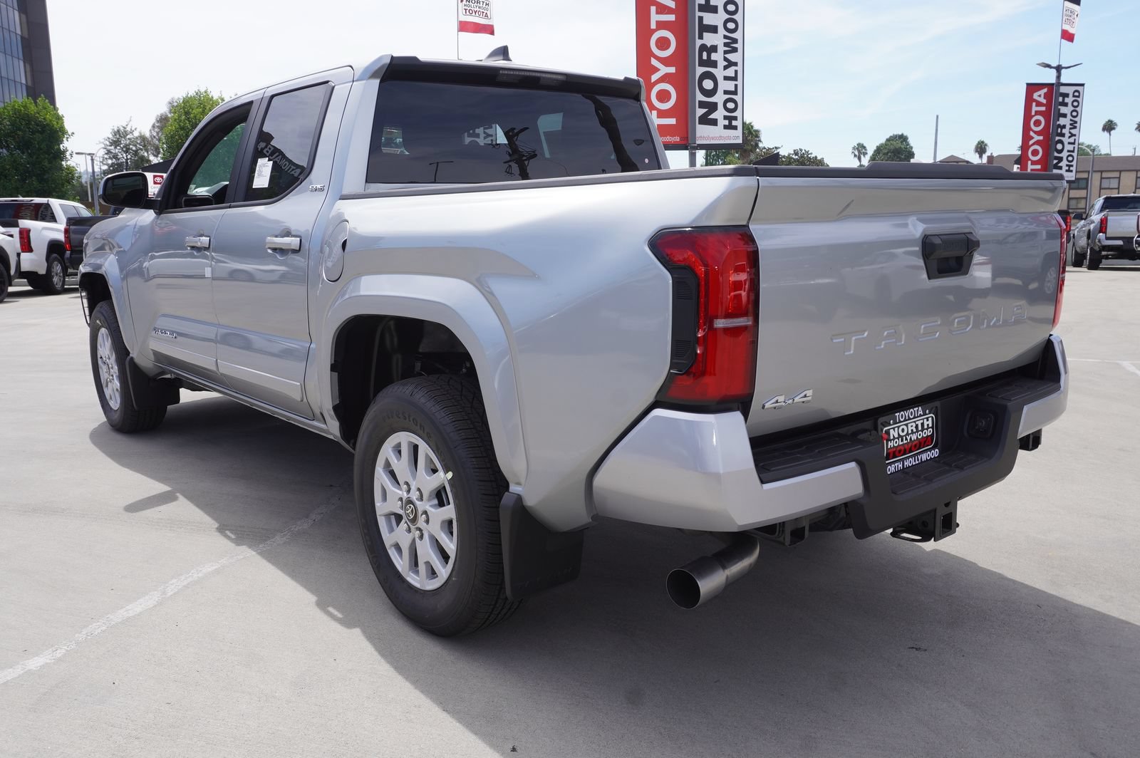Certified 2026 Toyota Tacoma SR5 AWD/4WD image 5
