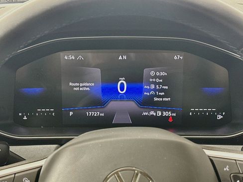 Used 2025 Volkswagen Jetta SE FWD image 19