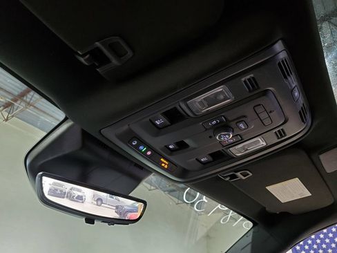 Used 2021 Cadillac Escalade Premium Luxury AWD/4WD image 44