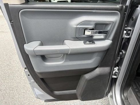 Used 2024 RAM 1500 Classic SLT AWD/4WD image 12