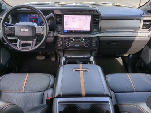 Used 2024 Ford F250 Platinum image 15