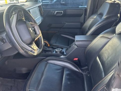 Used 2024 Ford Bronco Badlands image 7