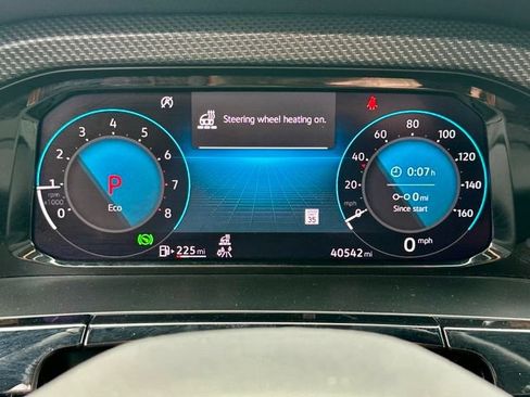 Certified 2025 Volkswagen Atlas Cross Sport SEL Premium R-Line AWD/4WD image 36