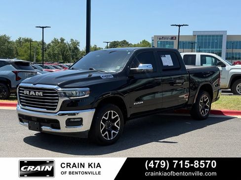 Used 2025 RAM 1500 Laramie AWD/4WD image 3