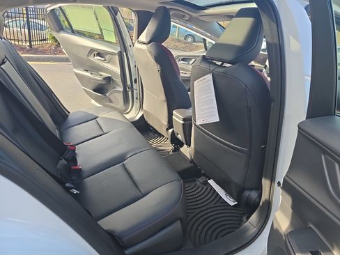 Used 2024 Toyota Prius Prime Premium image 11