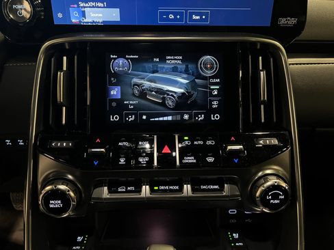 Used 2025 Lexus LX 700h Overtrail image 19