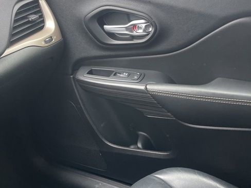 Used 2015 Jeep Cherokee Limited image 8