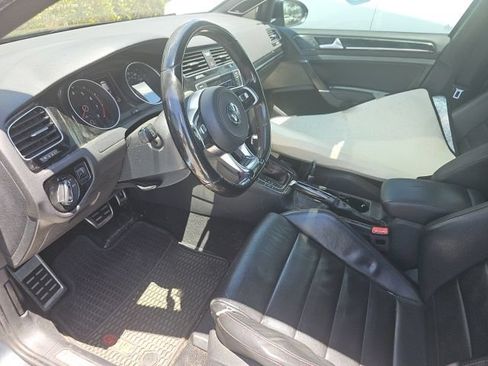 Used 2017 Volkswagen GTI SE FWD image 9
