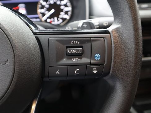 Certified 2023 Nissan Rogue SV image 33