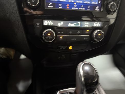 Used 2022 Nissan Rogue Sport SV AWD/4WD image 20