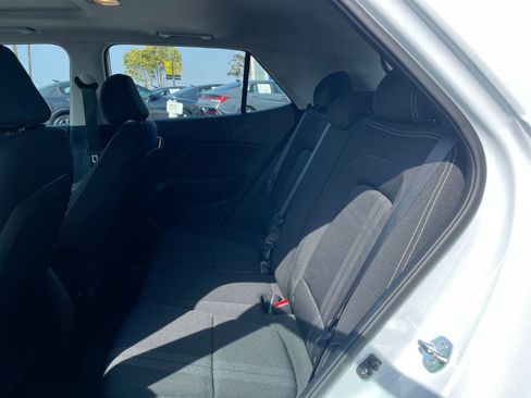 Used 2025 Hyundai Venue SEL FWD image 27