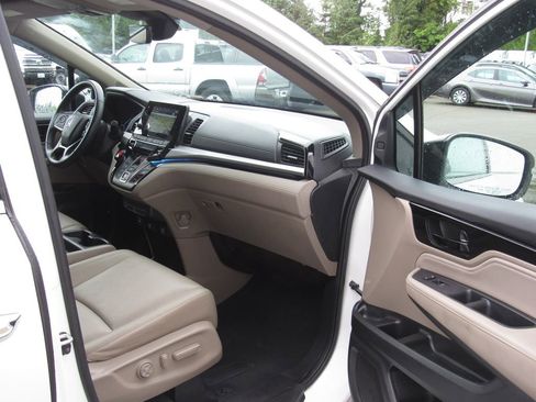 Used 2022 Honda Odyssey Touring image 18