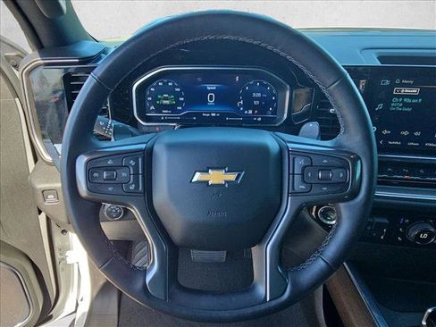 Used 2024 Chevrolet Silverado 1500 High Country w/ Technology Package AWD/4WD image 6