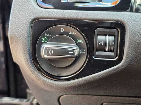 Used 2021 Volkswagen GTI SE image 47