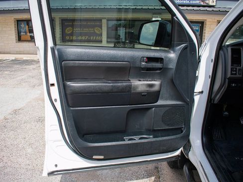 Used 2010 Toyota Tundra 4x4 Double Cab image 11