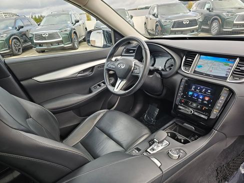 Certified 2019 INFINITI QX50 Essential w/ Premium Heat Package image 10