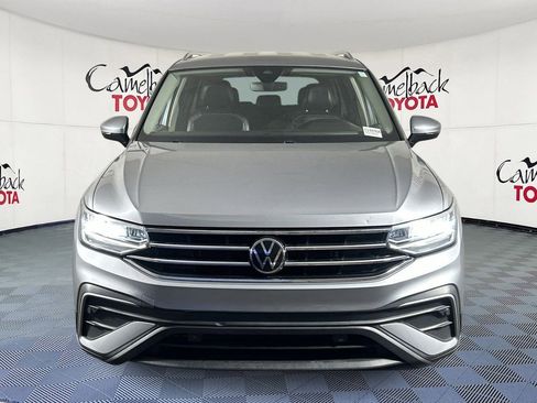 Used 2022 Volkswagen Tiguan SE image 2