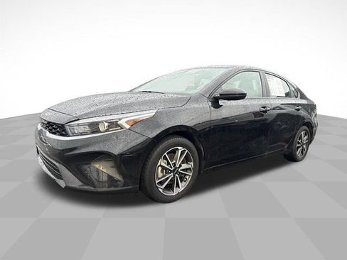 Used 2023 Kia Forte LXS FWD image 1