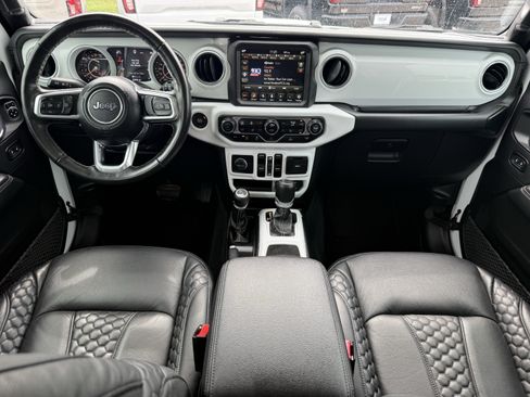 Used 2022 Jeep Wrangler Unlimited Sahara w/ Cold Weather Group AWD/4WD image 13