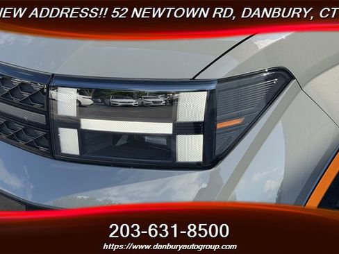 Used 2025 Hyundai Santa Fe Calligraphy AWD/4WD image 9