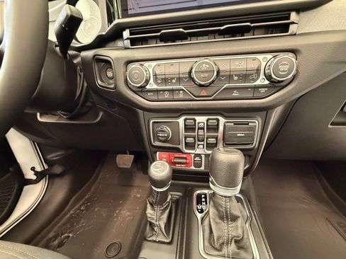 New 2026 Jeep Gladiator Willys image 14