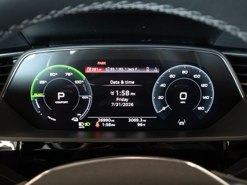 Used 2024 Audi Q8 e-tron Premium Plus w/ Premium Plus Package AWD/4WD image 16