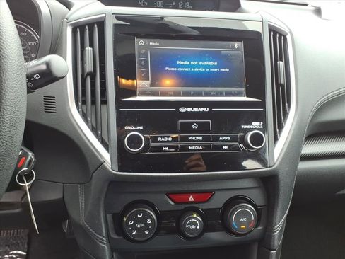 Used 2018 Subaru Impreza 2.0i Premium image 19