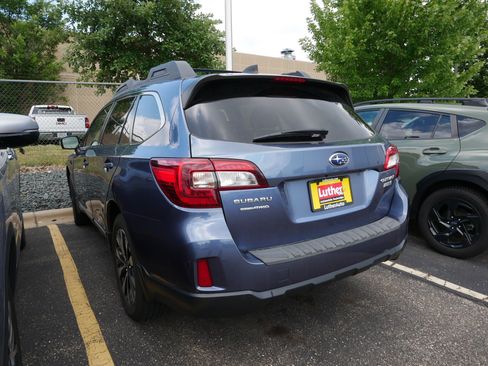 Used 2017 Subaru Outback 2.5i Limited w/ Popular Package #5 AWD/4WD image 4