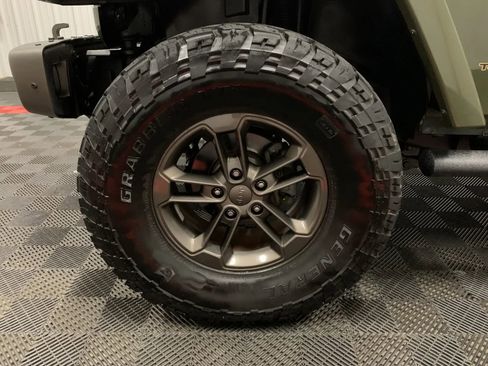 Used 2016 Jeep Wrangler Sahara image 11