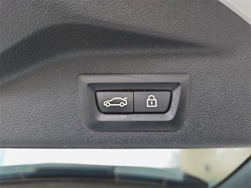 Used 2022 BMW X7 xDrive40i w/ M Sport Package image 16