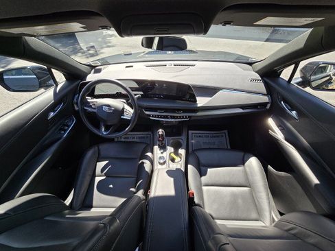 Used 2025 Cadillac XT4 Premium Luxury image 14