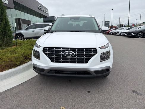 New 2026 Hyundai Venue SEL FWD image 2