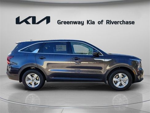 New 2026 Kia Sorento LX image 7