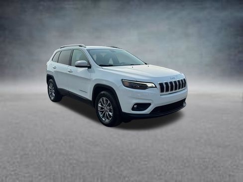 Used 2019 Jeep Cherokee Latitude Plus w/ Cold Weather Group AWD/4WD image 4