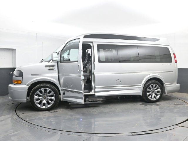 Used 2022 GMC Savana 2500 w/ Enhanced Convenience Package RWD image 62