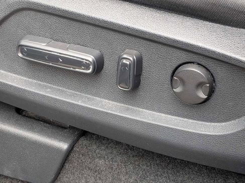 Used 2023 Honda Pilot Sport image 16