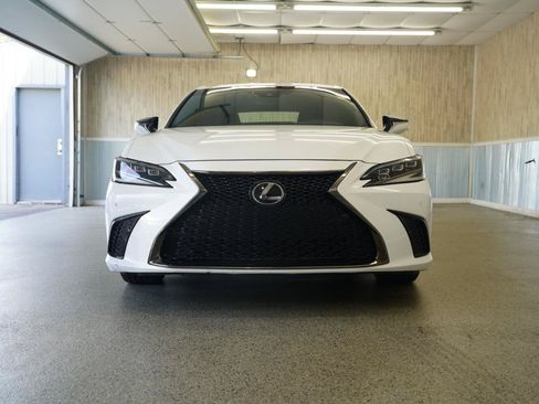 Used 2022 Lexus ES 350 F Sport w/ Accessory Package FWD image 2