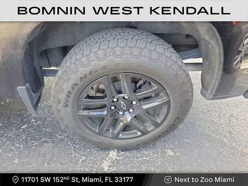 Used 2024 Chevrolet Silverado 1500 High Country w/ Midnight Edition image 9