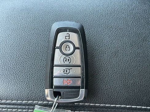 Used 2025 Ford Escape Platinum AWD/4WD image 44