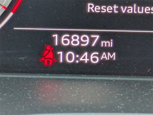 Used 2023 Audi Q5 e Premium Plus w/ Premium Plus Package image 15