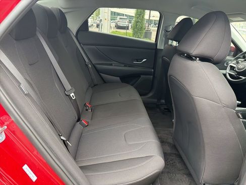 New 2025 Hyundai Elantra SE FWD image 13