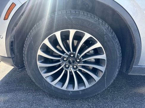 Used 2020 Lincoln Aviator Reserve w/ Equipment Group 201A image 5