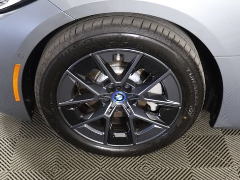 Used 2023 BMW i4 eDrive40 RWD image 21